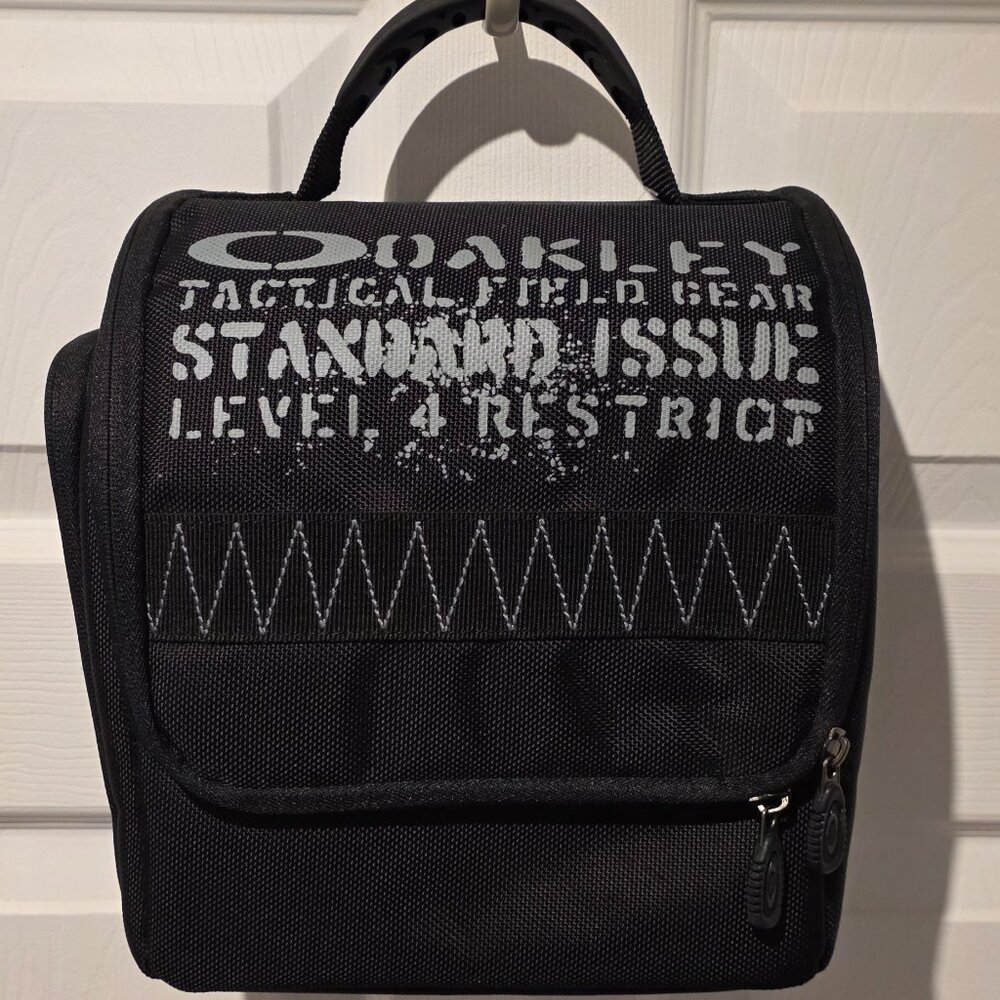 OAKLEY Tactical Field Gear Standard Issue Toiletry Bag